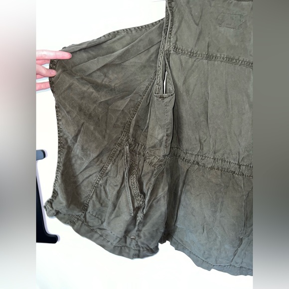 Vest - Picture 2 of 5